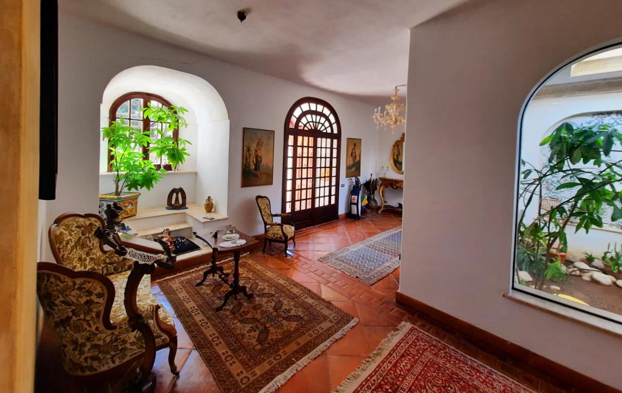 Villa Del Commendatore Sirugo أفولا المظهر الخارجي الصورة