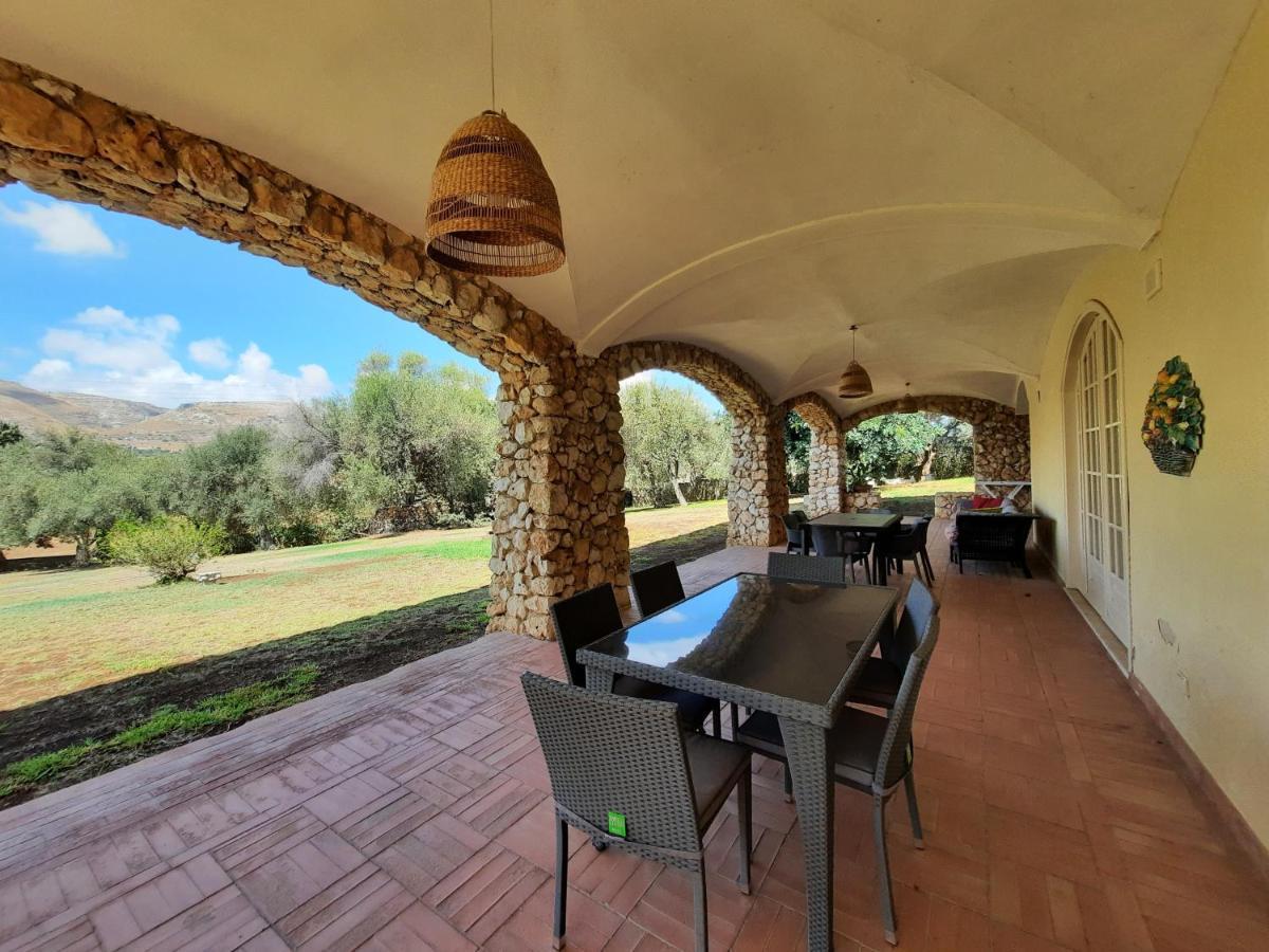 Villa Del Commendatore Sirugo أفولا المظهر الخارجي الصورة