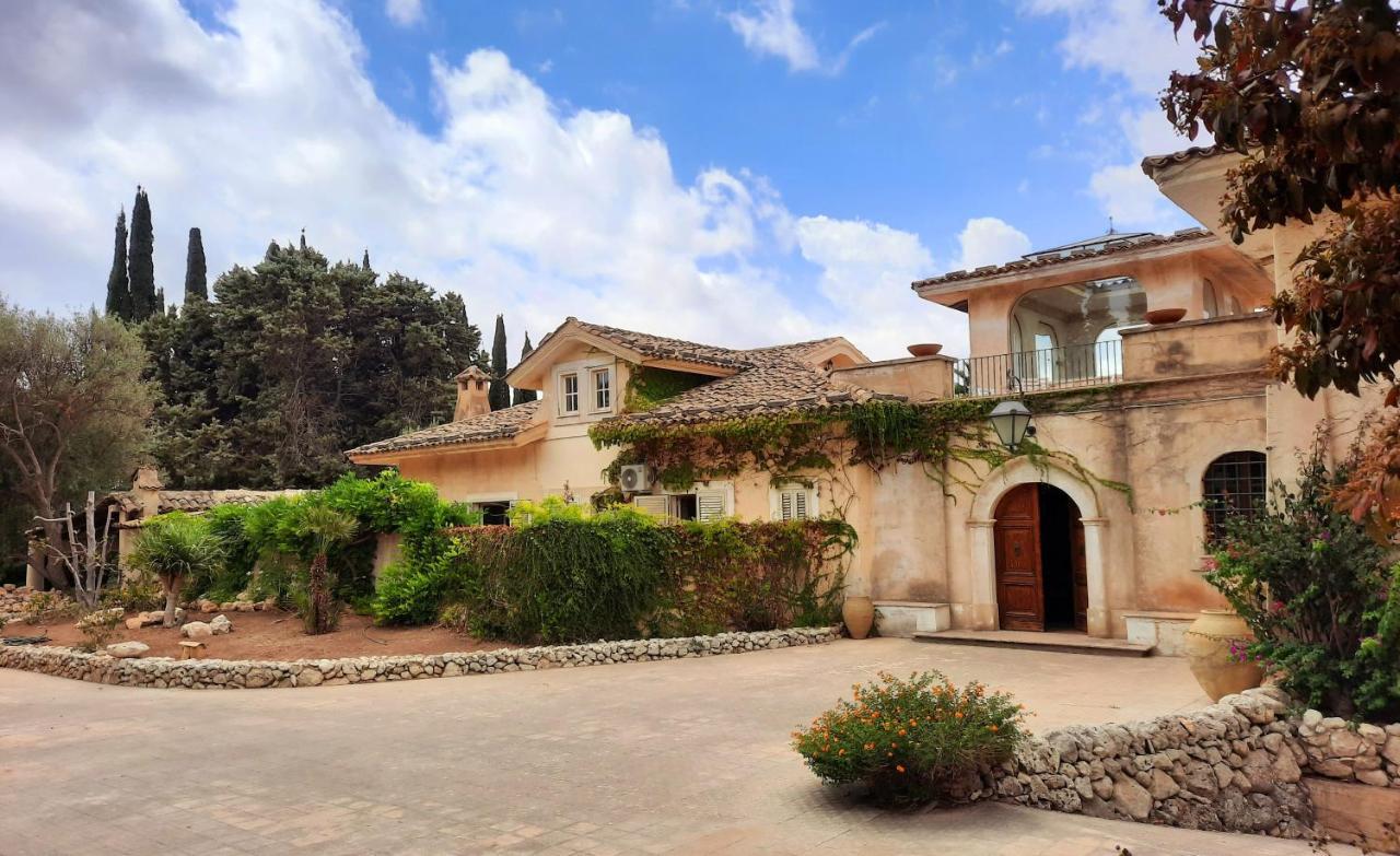 Villa Del Commendatore Sirugo أفولا المظهر الخارجي الصورة