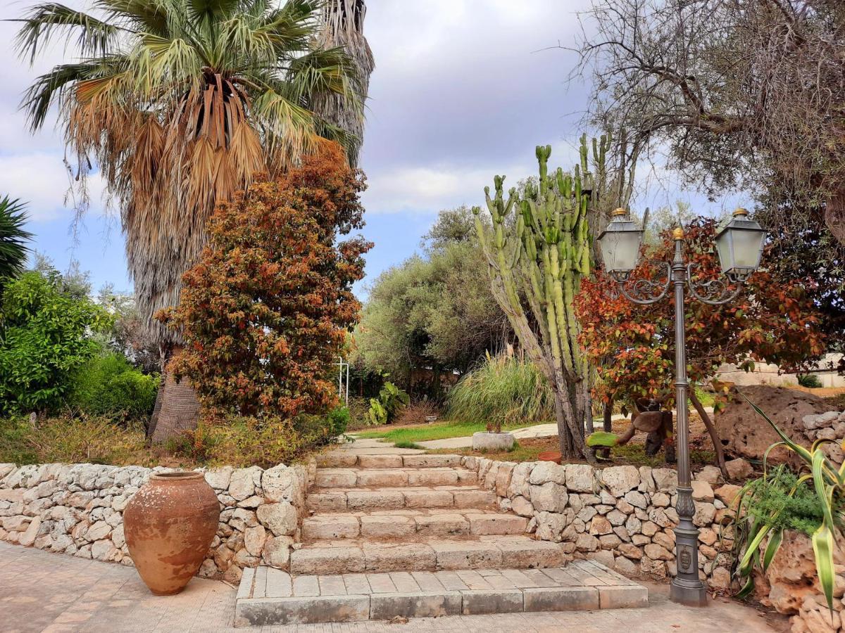 Villa Del Commendatore Sirugo أفولا المظهر الخارجي الصورة
