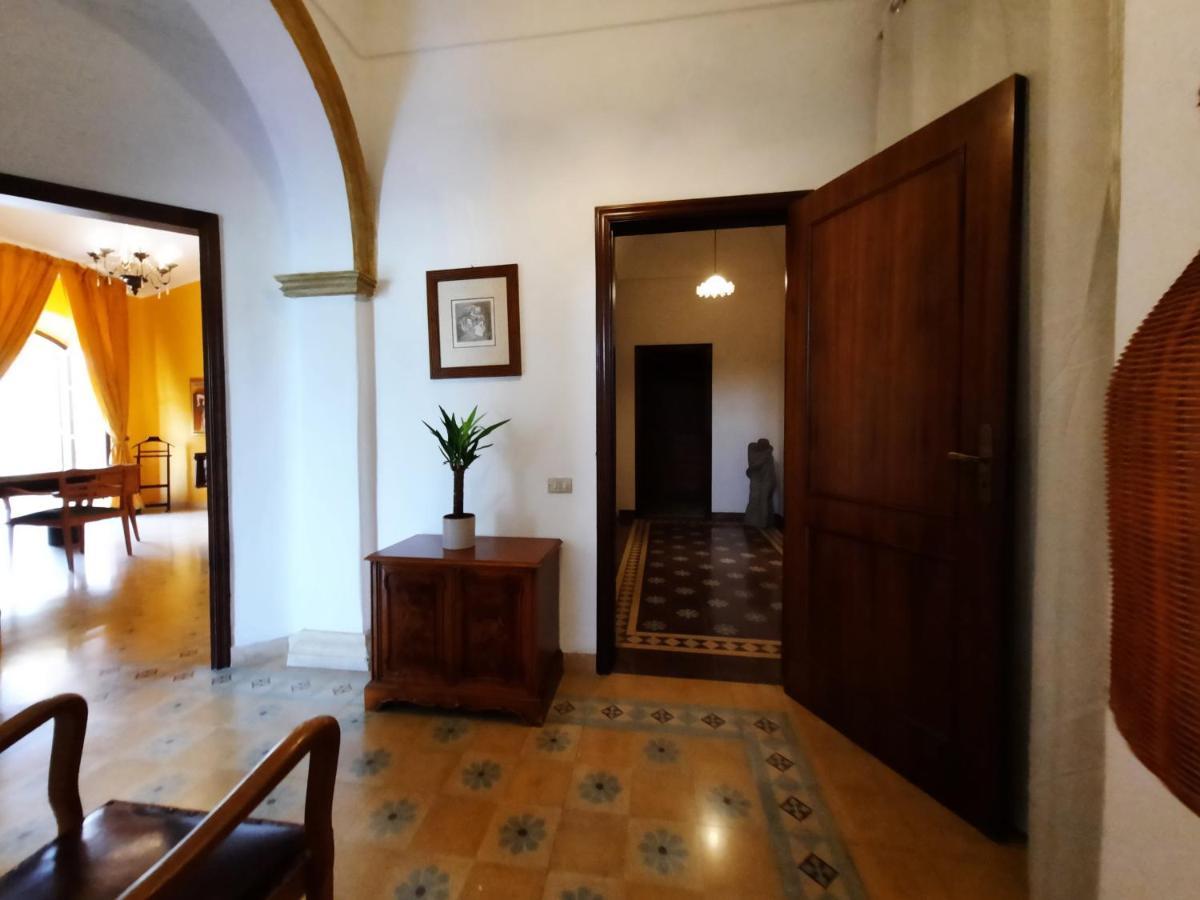 Villa Del Commendatore Sirugo أفولا المظهر الخارجي الصورة